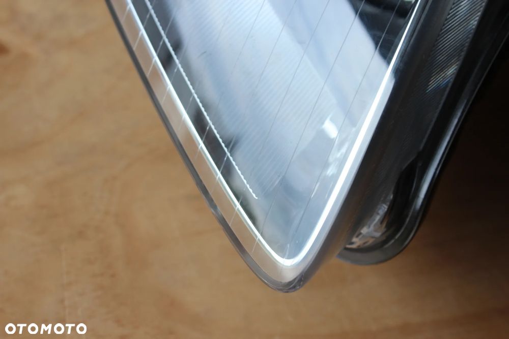 LAMPA PRZEDNIA PRAWA AUDI A6 C6 1EE008880-02 4F0941004 2007 EU - 6