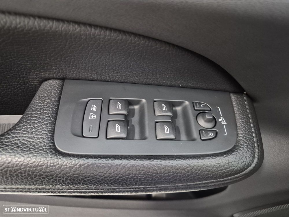 Volvo V60 2.0 B4 Inscription Geartronic - 23