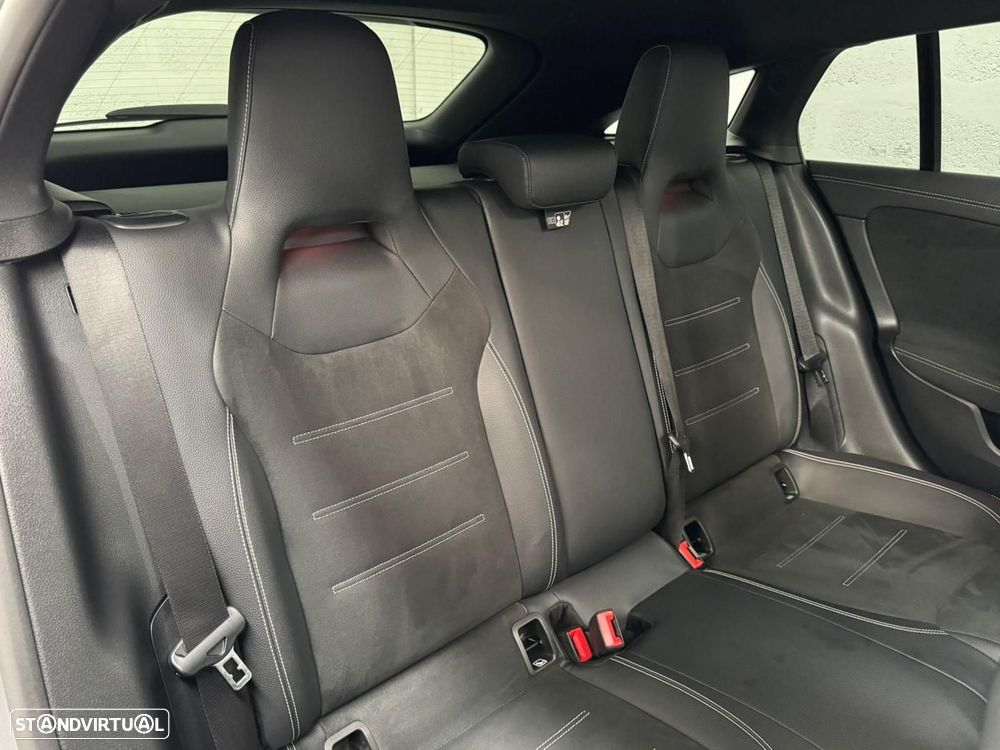 Mercedes-Benz CLA 250 e Shooting Brake AMG Line - 52