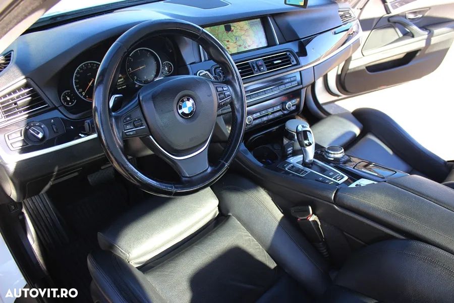 BMW Seria 5 525d xDrive AT - 16