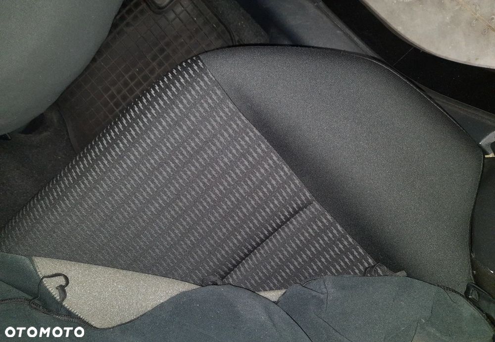 Mitsubishi Lancer 1.6 Inform - 14