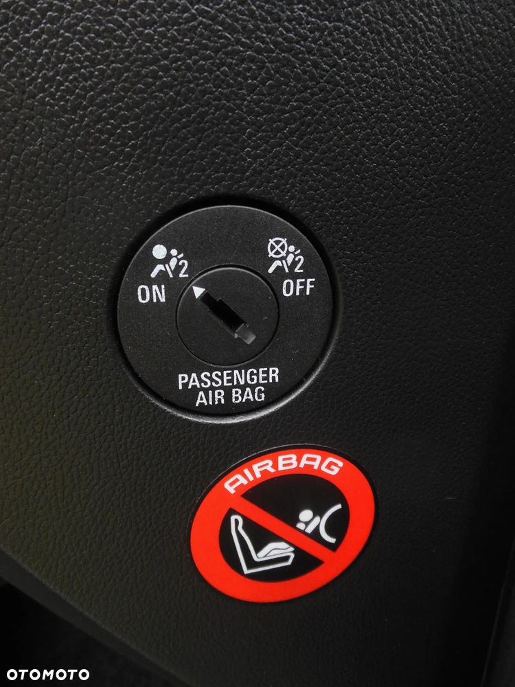 Opel Insignia 1.6 Turbo Cosmo - 25