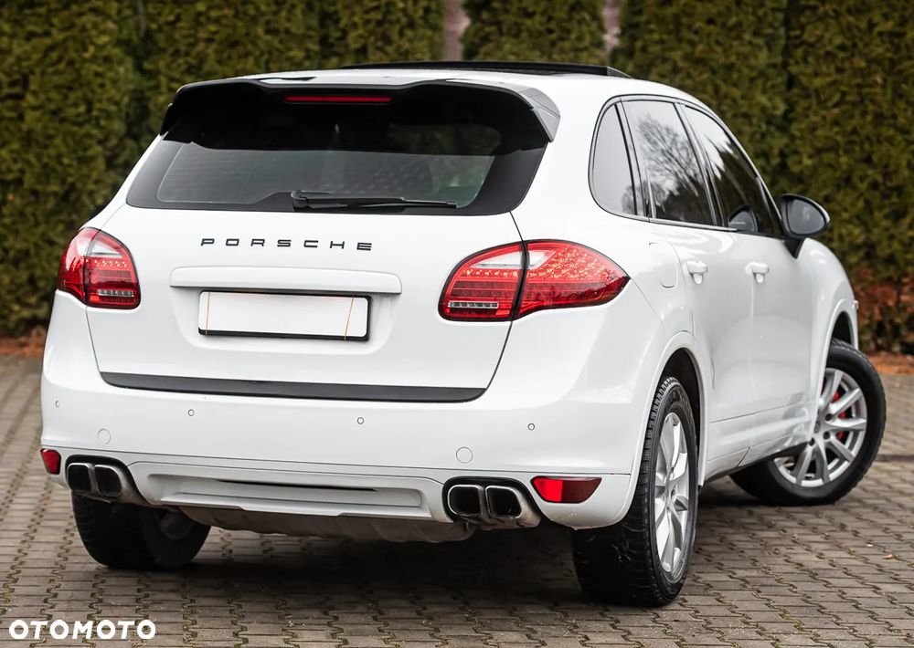 Porsche Cayenne Platinum Edition - 9