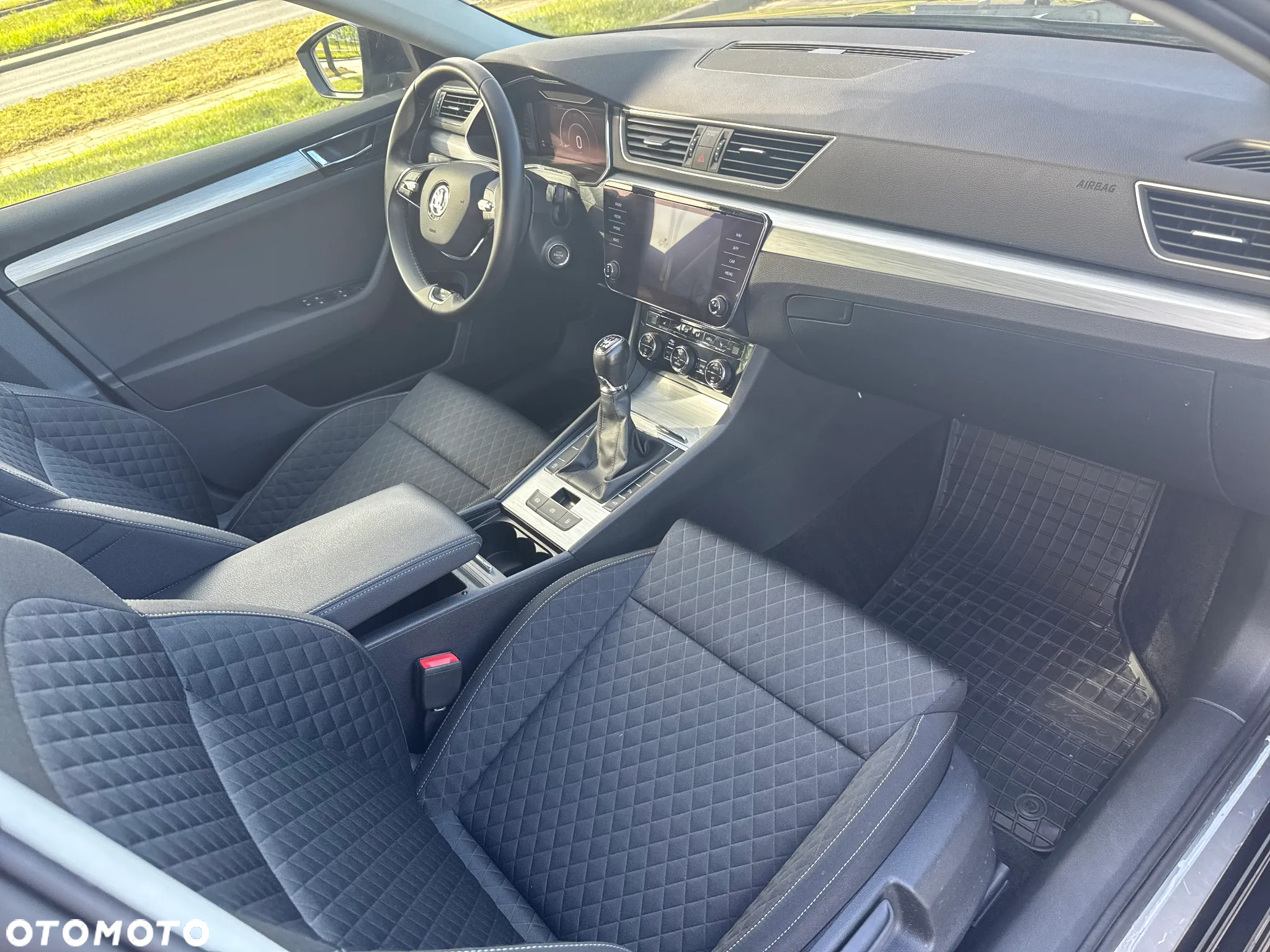 Skoda Superb 2.0 TDI SCR Ambition - 14