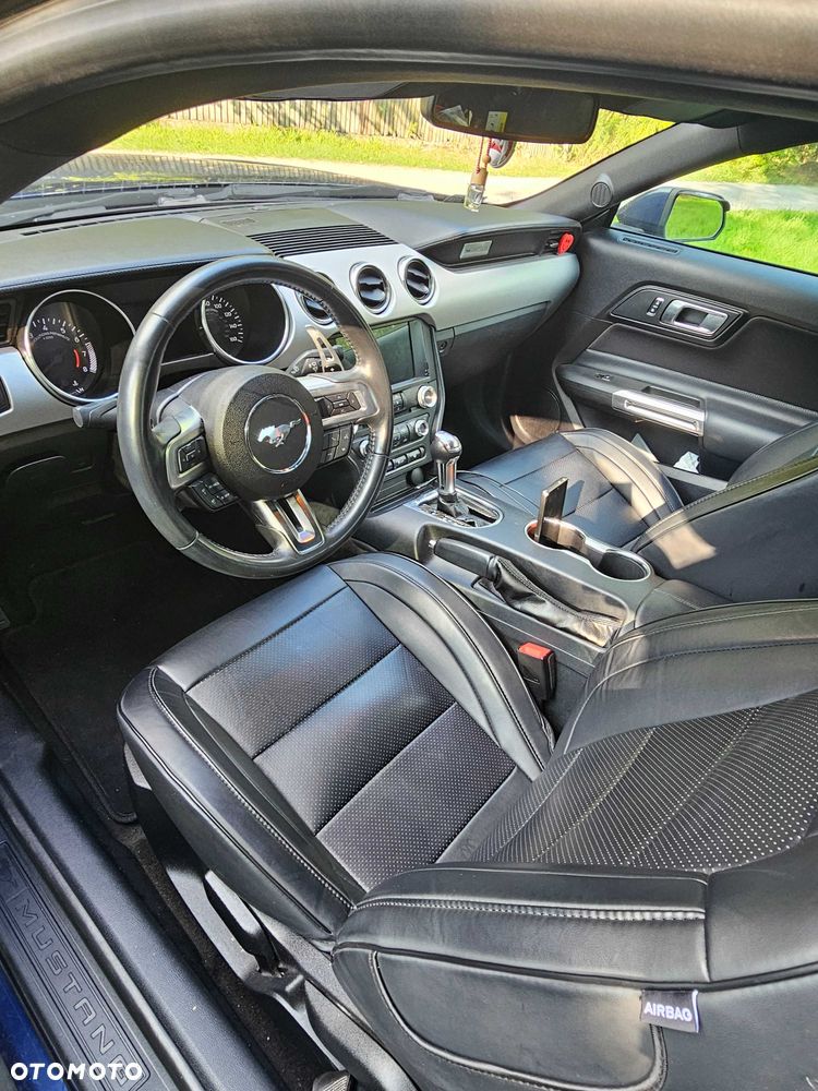 Ford Mustang - 8