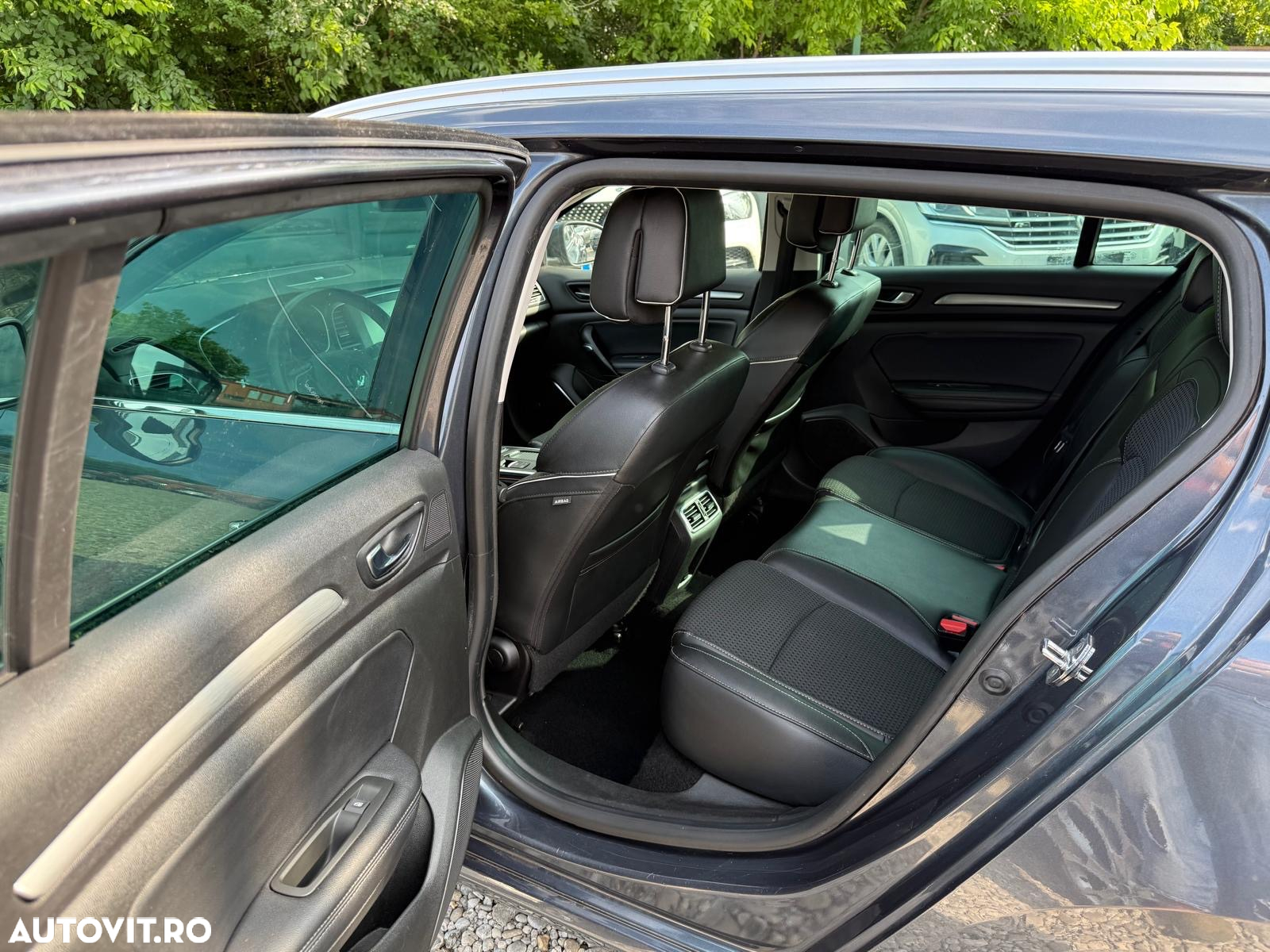 Renault Megane Grandtour ENERGY TCe 130 BOSE EDITION - 10