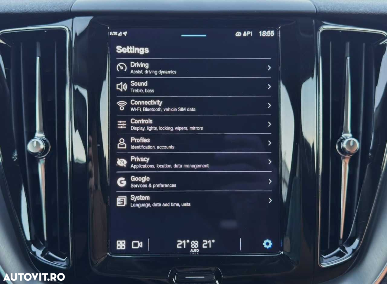 Volvo XC 60 B4 MHEV AT8 FWD Momentum Pro - 29