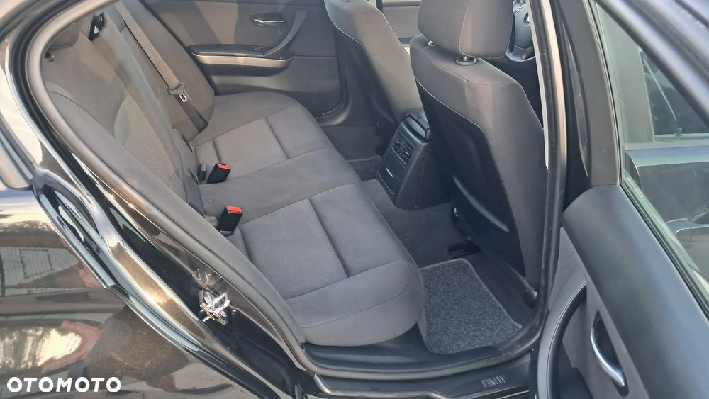 BMW Seria 3 320i - 8