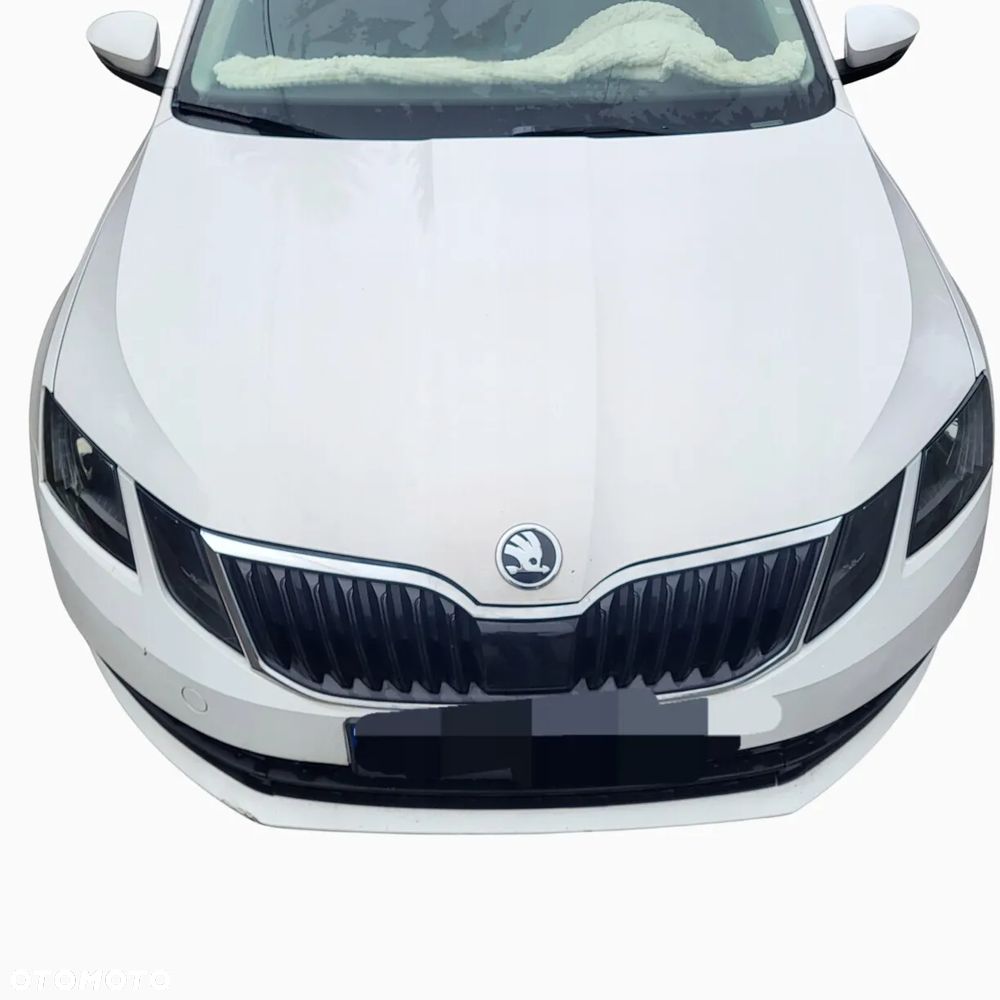 SKODA OCTAVIA III 3 LIFT 2017-2020R MASKA POKRYWA SILNIKA BIAŁY F9E