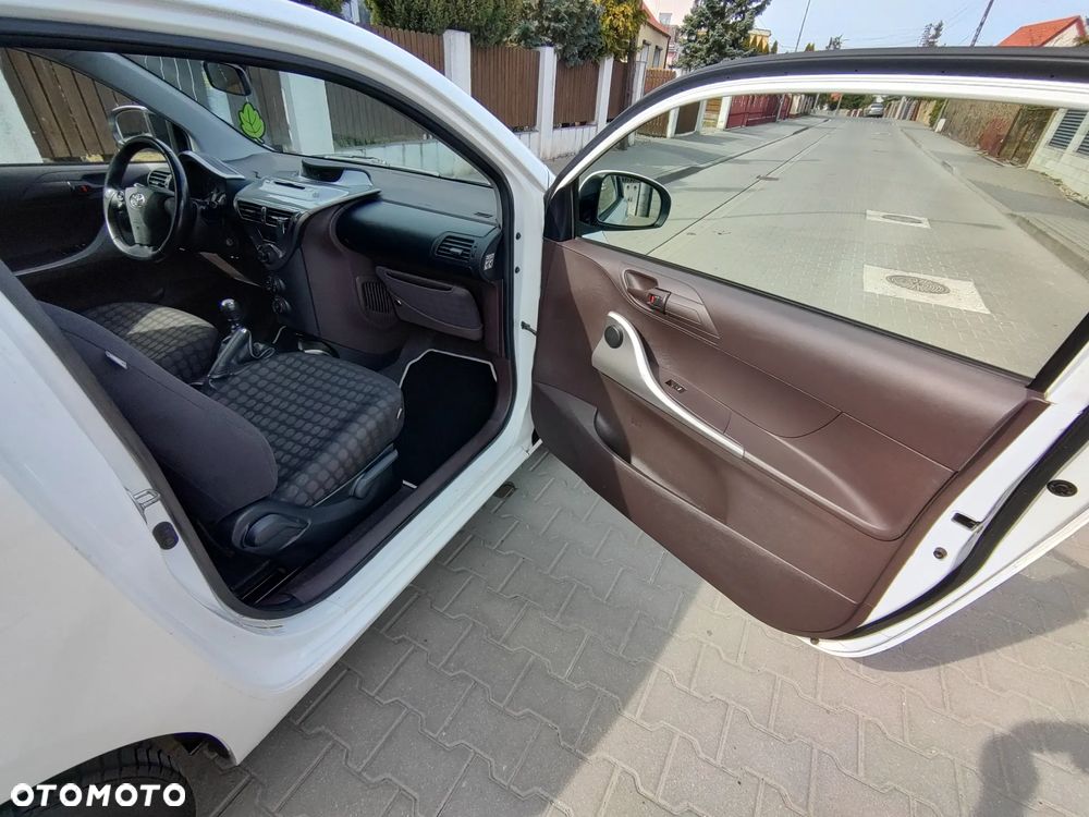 Toyota iQ 1.0 Luna - 16
