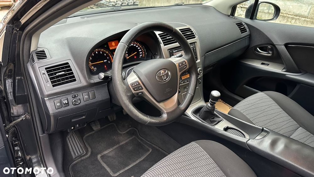 Toyota Avensis 1.8 Sol - 22