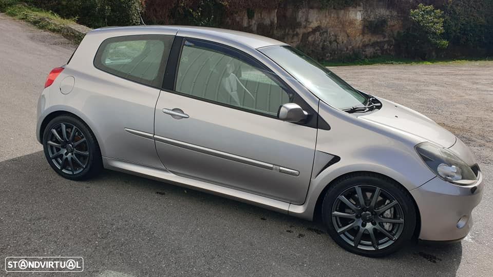 Renault Clio 2.0 16V Sport - 24