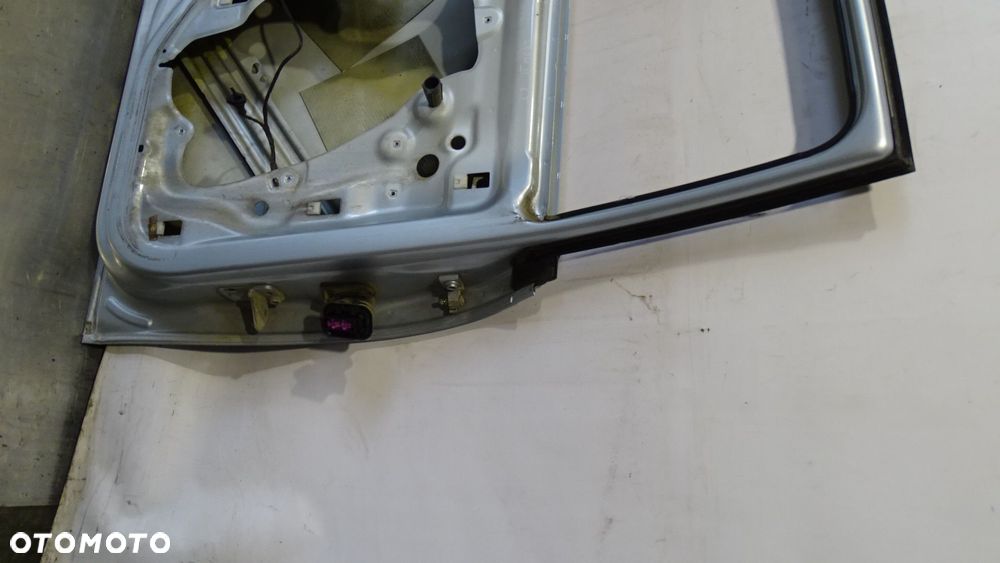 DRZWI LEWY TYŁ SEAT LEON II LS7Y - 11
