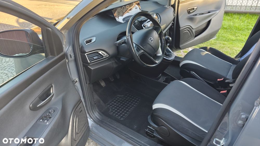 Lancia Ypsilon 1.2 8V Elefantino S&S - 9