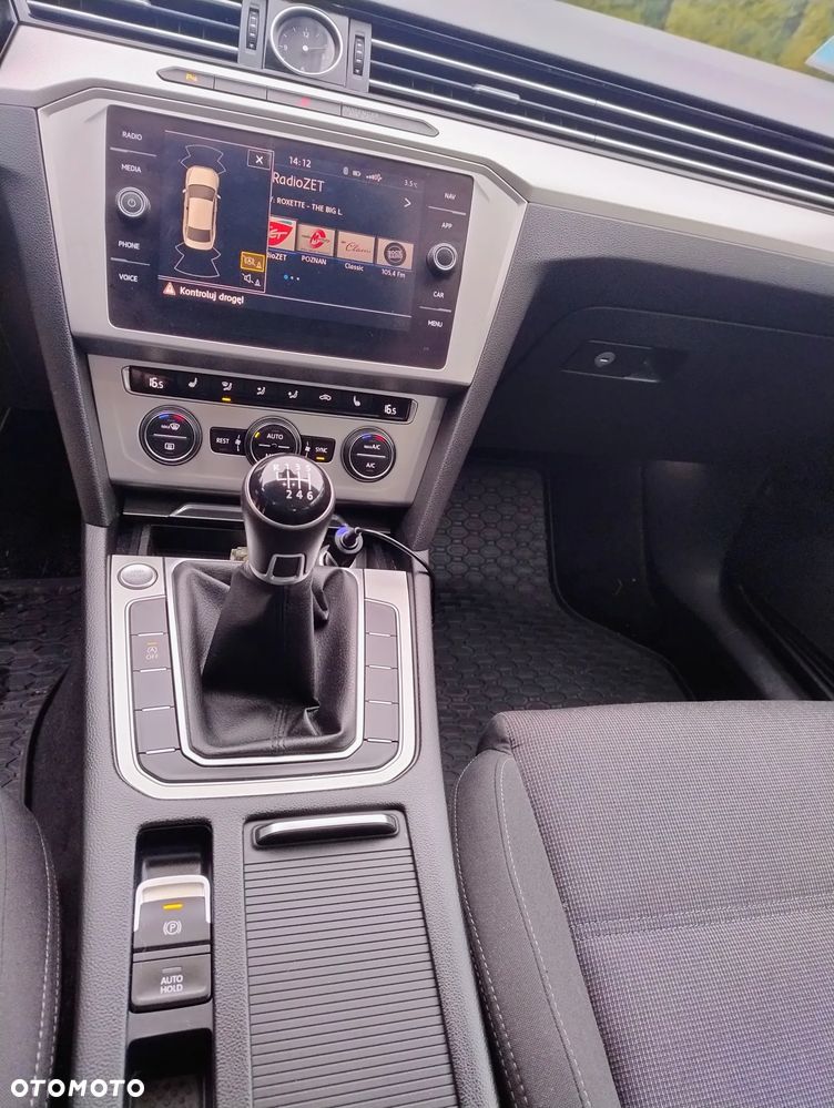 Volkswagen Passat 2.0 TDI SCR Comfortline - 8