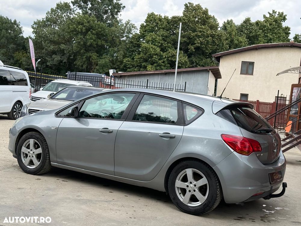 Opel Astra 1.6 Enjoy - 26