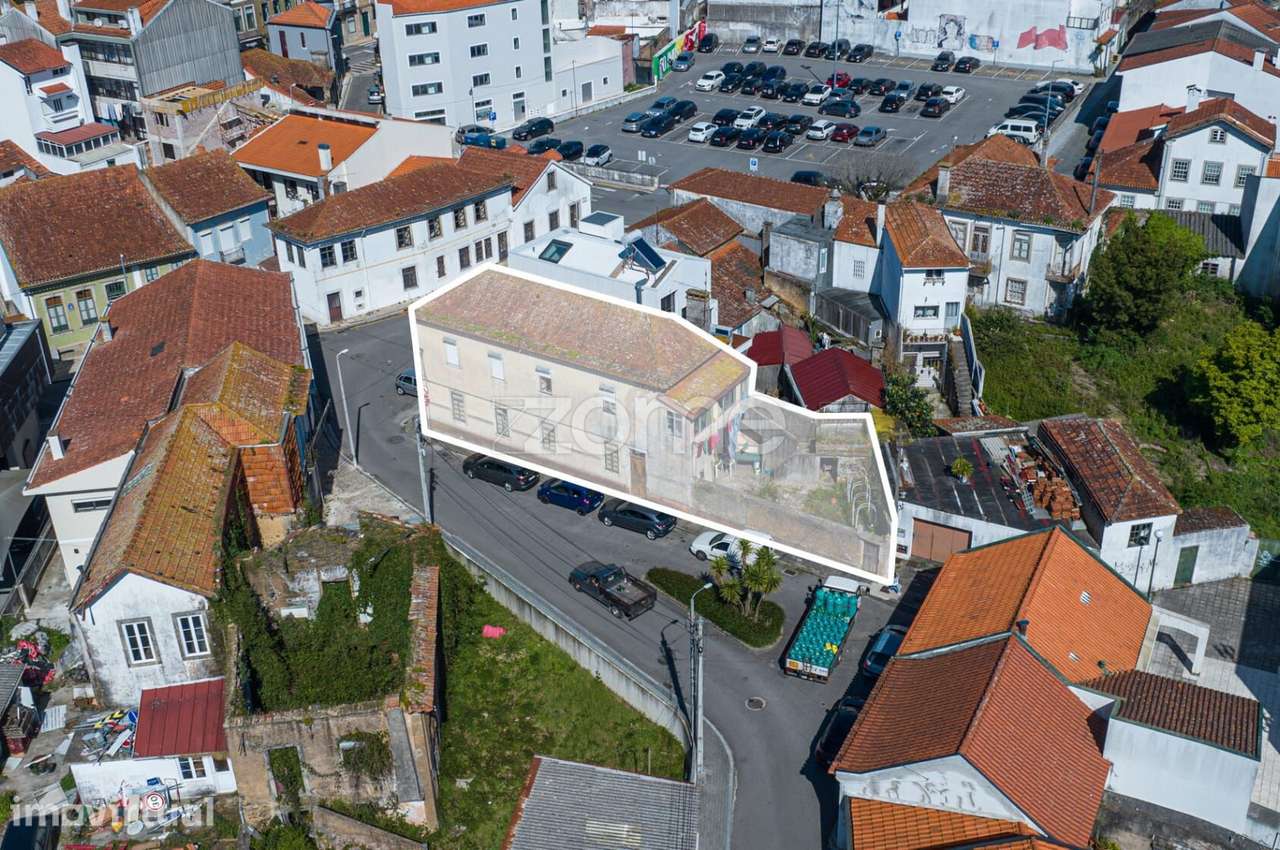 Moradia T4 para Reabilitação no Centro de Ovar - Grande imagem: 4/16