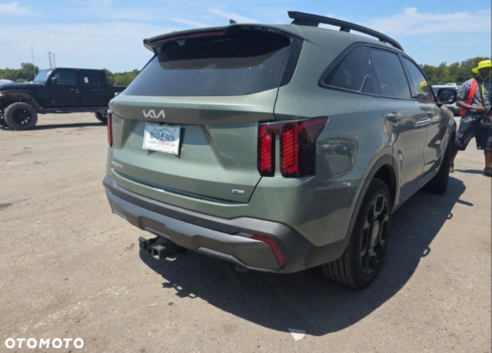 Kia Sorento - 4