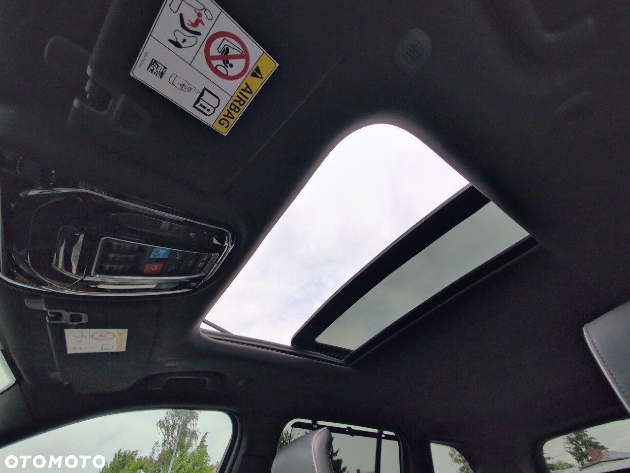 Jeep Grand Cherokee - 30