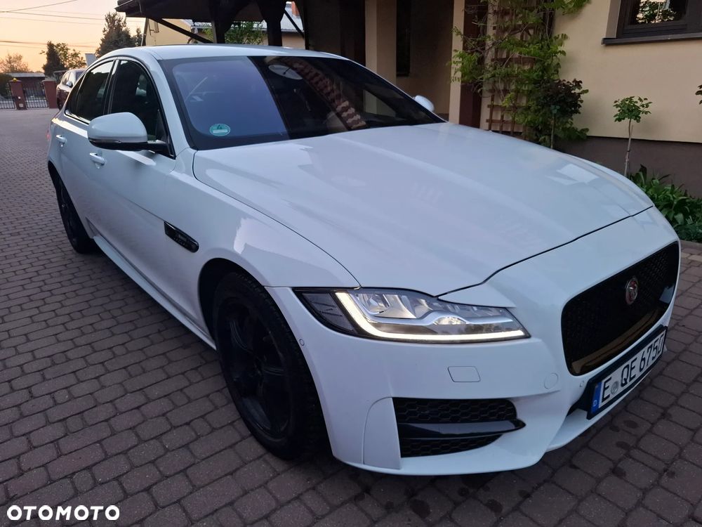 Jaguar XF - 19