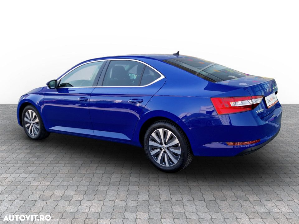 Skoda Superb 2.0 TDI DSG Style - 4
