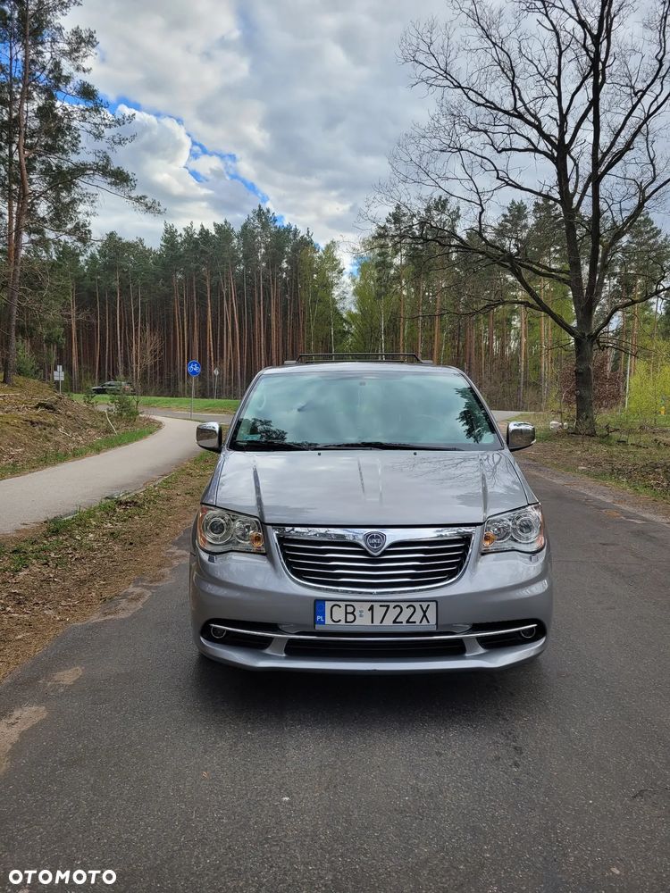 Lancia Voyager - 3