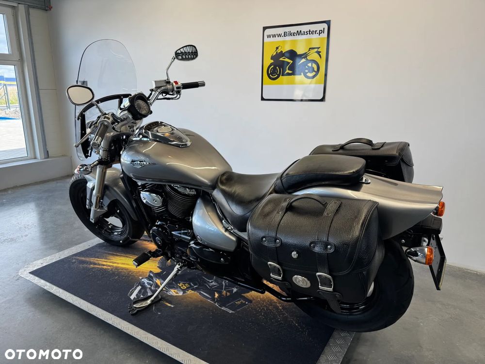 Suzuki Intruder - 6