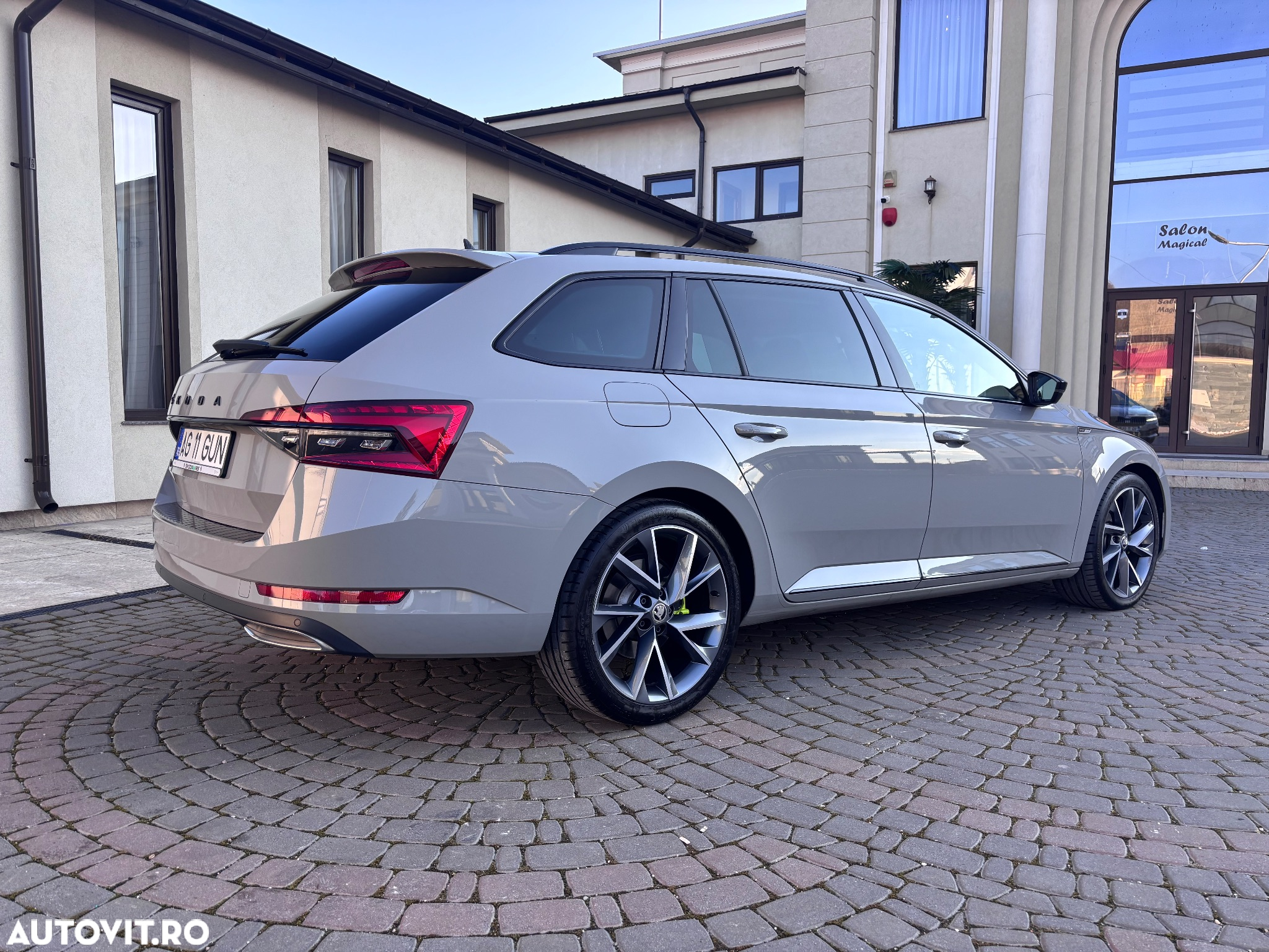 Skoda Superb 2.0 TDI DSG Sportline - 5