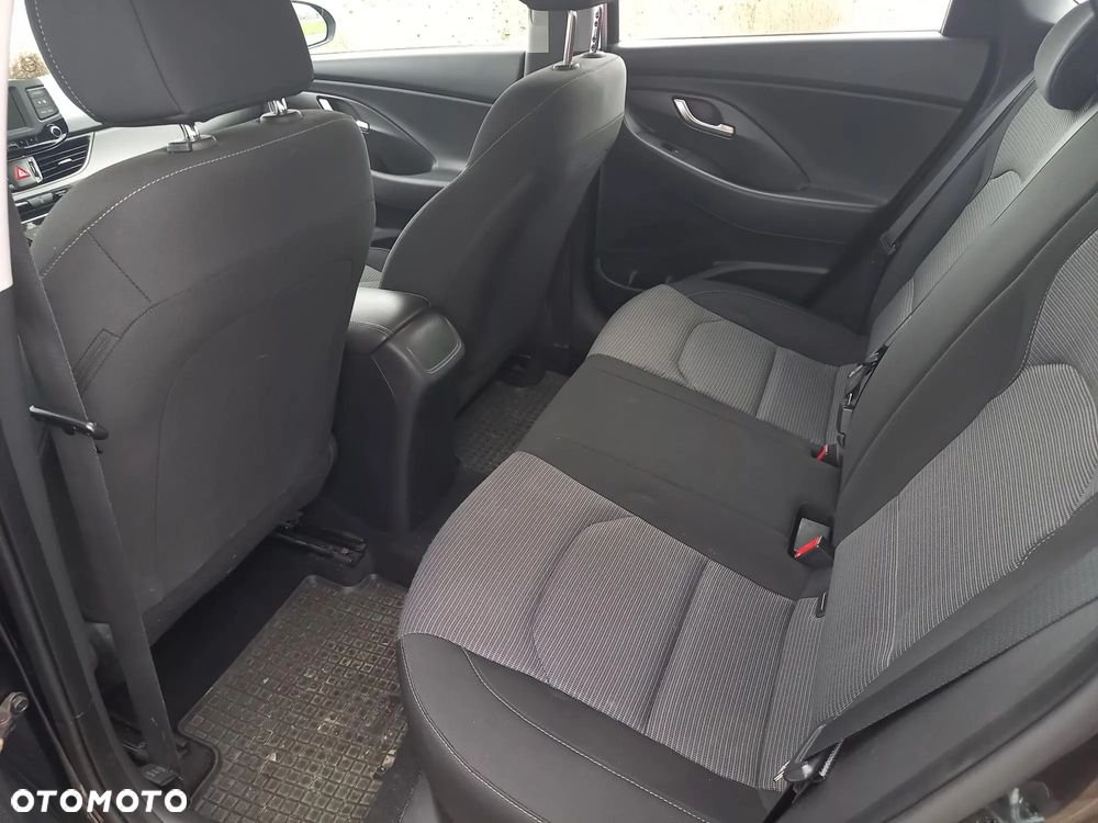 Hyundai i30 1.4 Classic + - 12