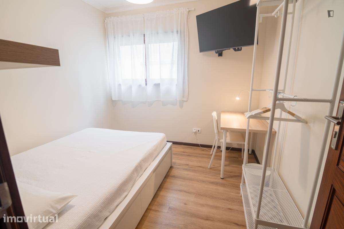 Quarto - localizado em Vila nova de gaia - Grande imagem: 3/12