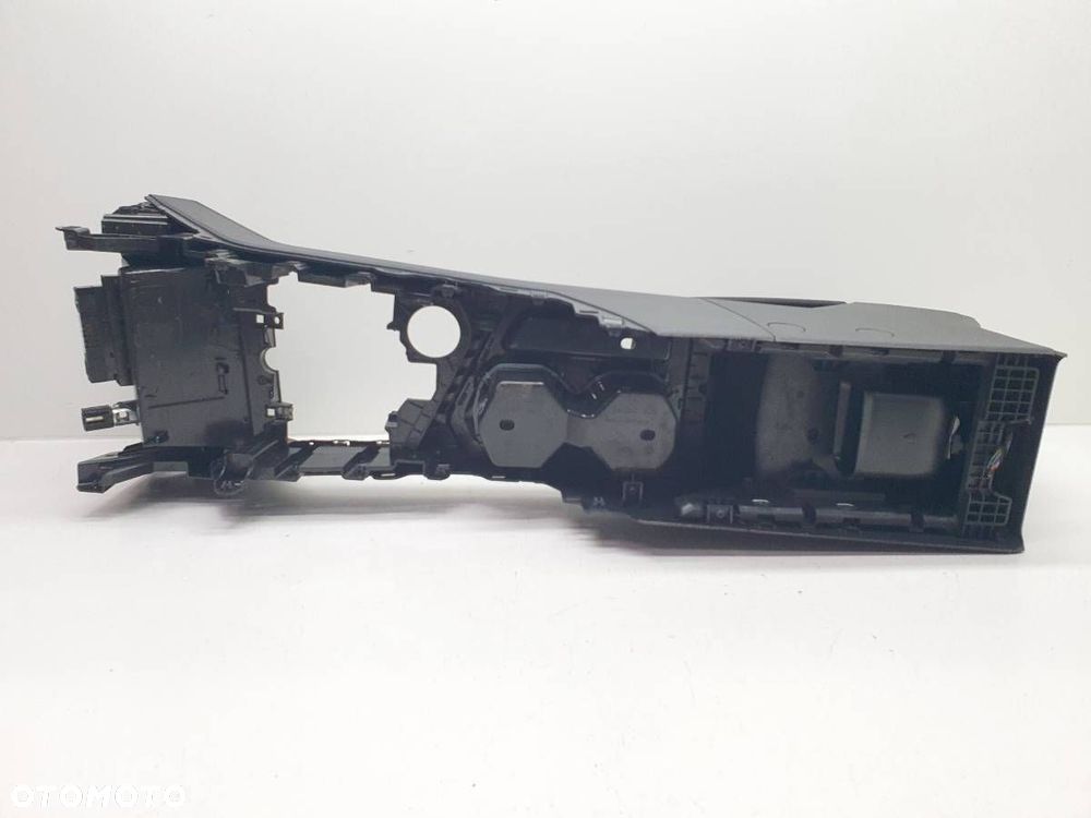 TUNEL ŚRODKOWY Z PODŁOKIETNIKIEM KRATKA NAWIEWU TYŁ TIGUAN II CZARNY EU - 8