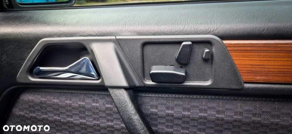 Mercedes-Benz W124 (1984-1993) - 25