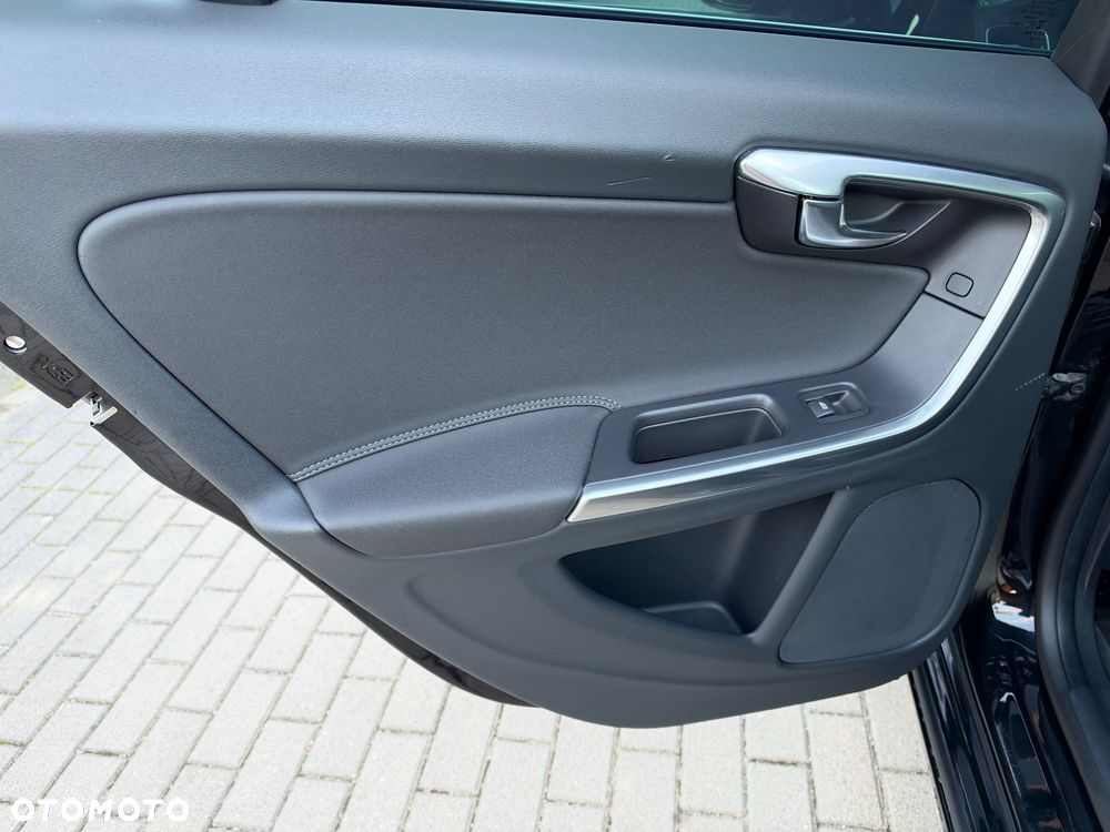 Volvo S60 D4 Momentum - 27