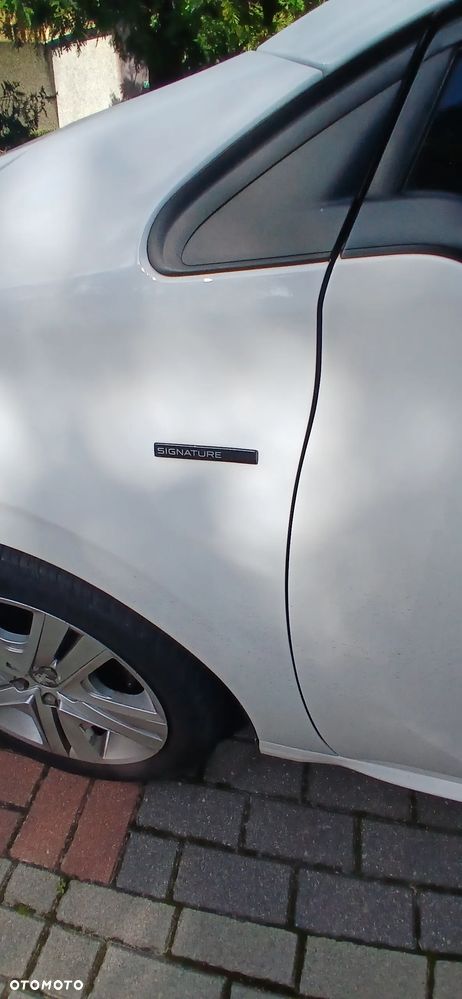Peugeot 208 1.2 PureTech GPF Signature S&S EAT6 - 11