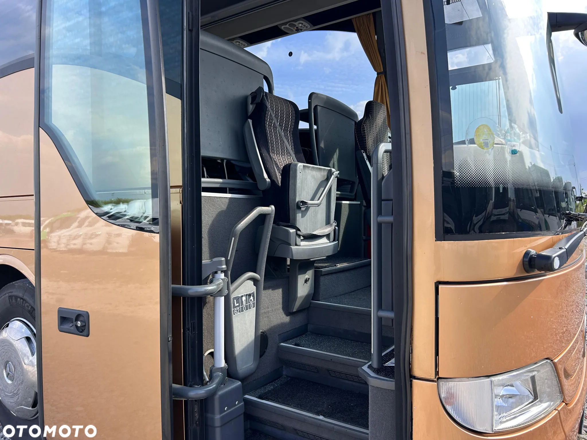 Mercedes-Benz Toruismo - 10