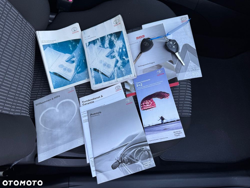 Toyota Avensis 2.0 D-4D Sol plus+NAVI - 33