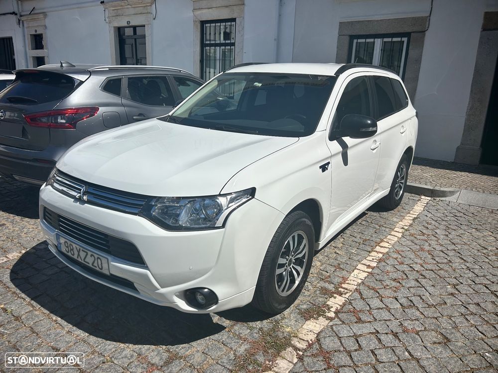 Mitsubishi Outlander - 3