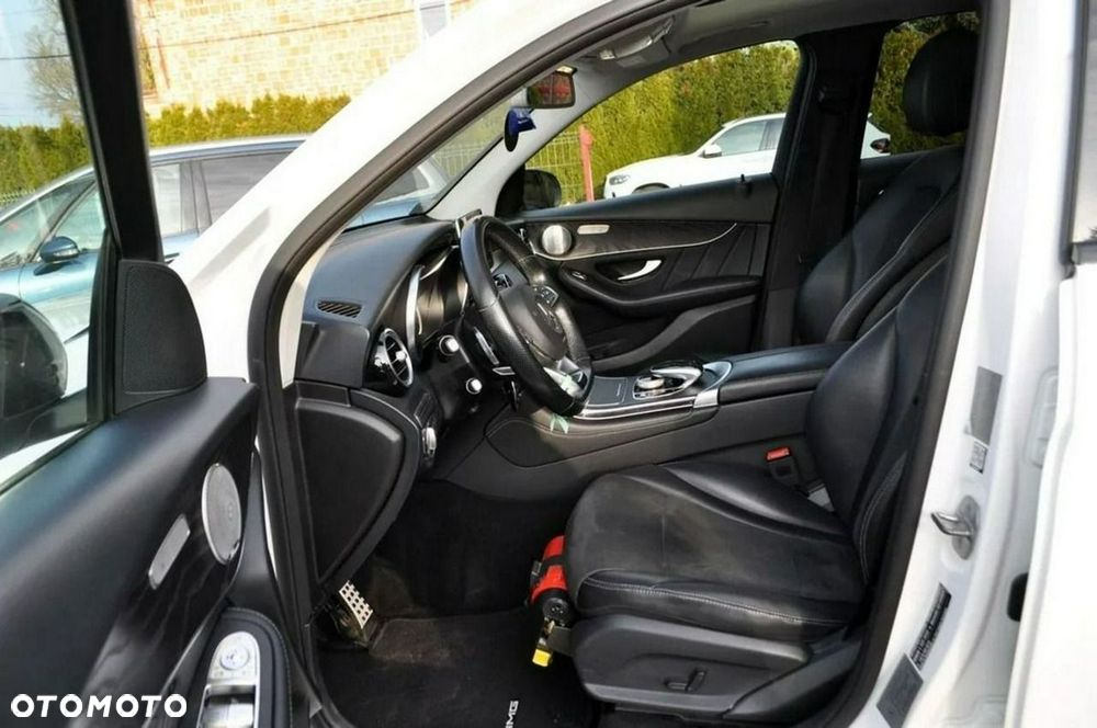 Mercedes-Benz GLC 250 4Matic 9G-TRONIC AMG Line - 18
