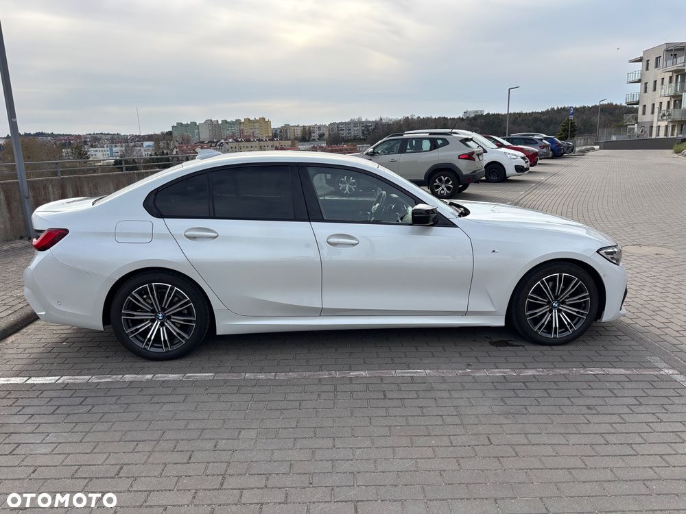 BMW Seria 3 320d xDrive M Sport - 6