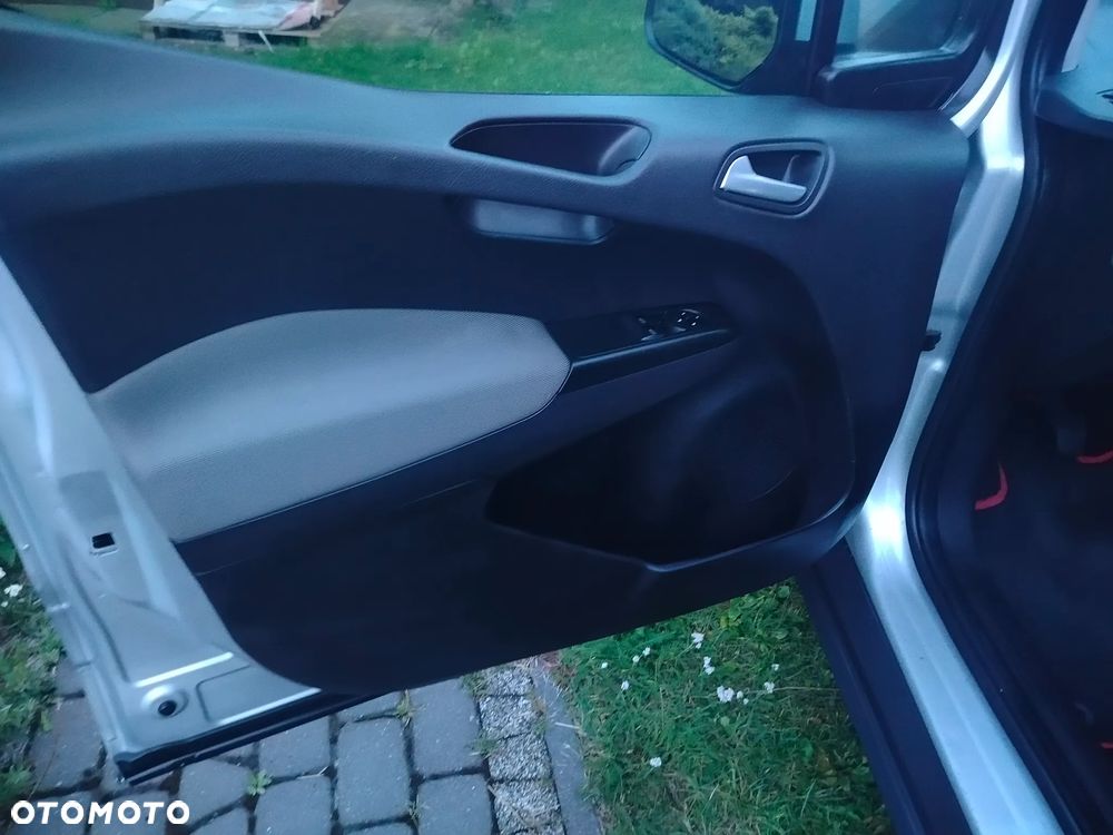 Ford Tourneo Courier 1.6 TDCi S&S Titanium - 23