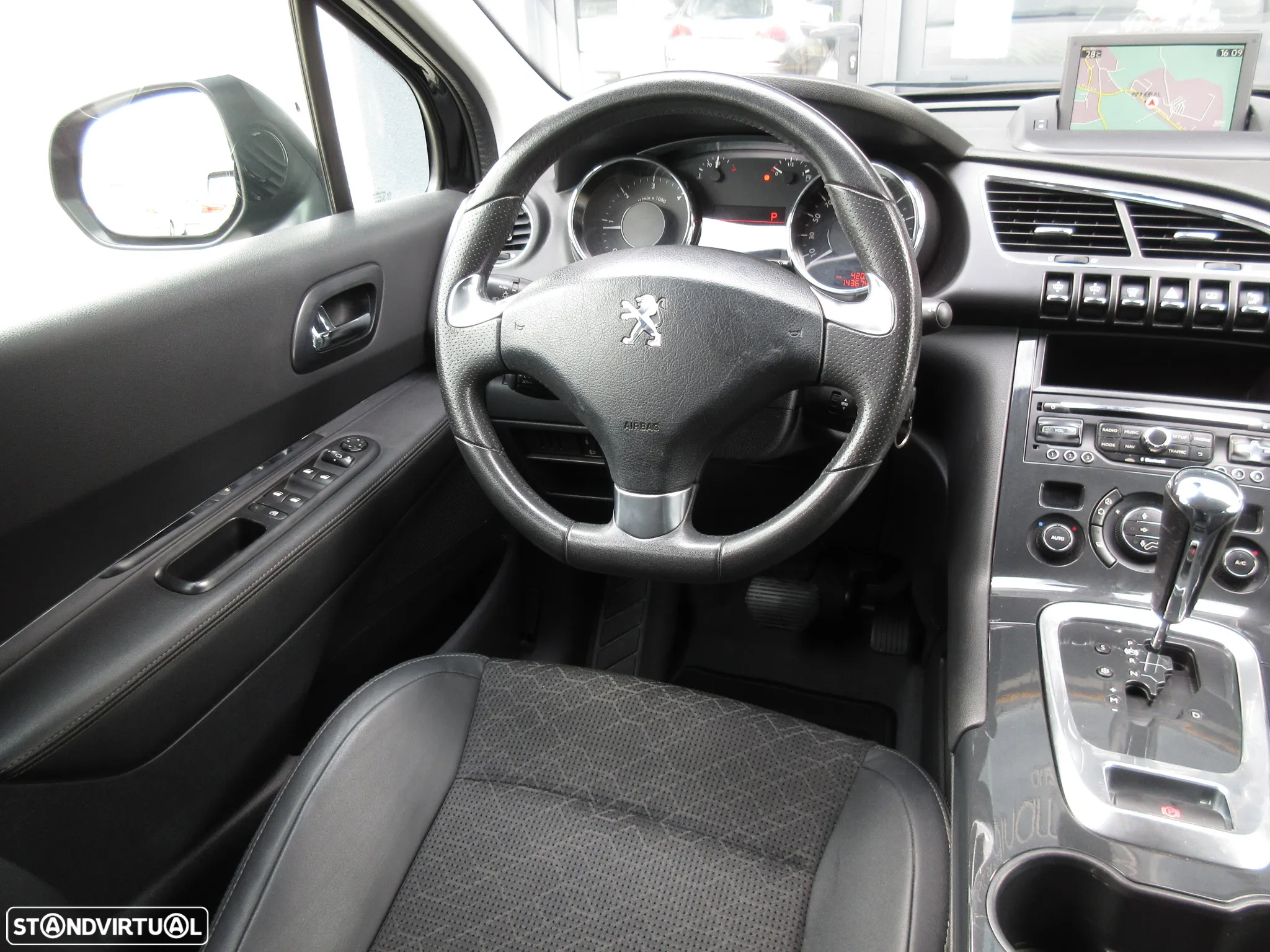 Peugeot 3008 1.6 BlueHDi Allure EAT6 - 36