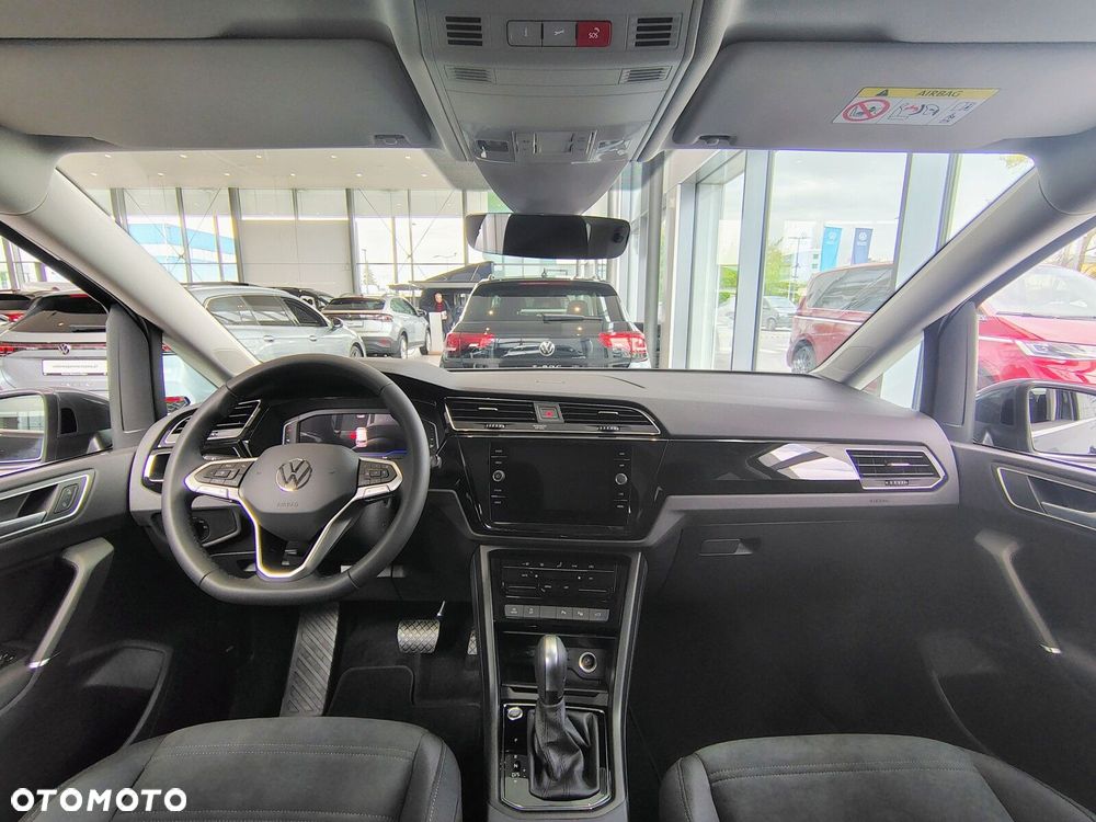 Volkswagen Touran - 26