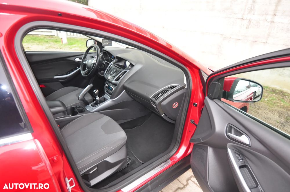 Ford Focus 1.6 TDCI DPF Start-Stopp-System Titanium - 16