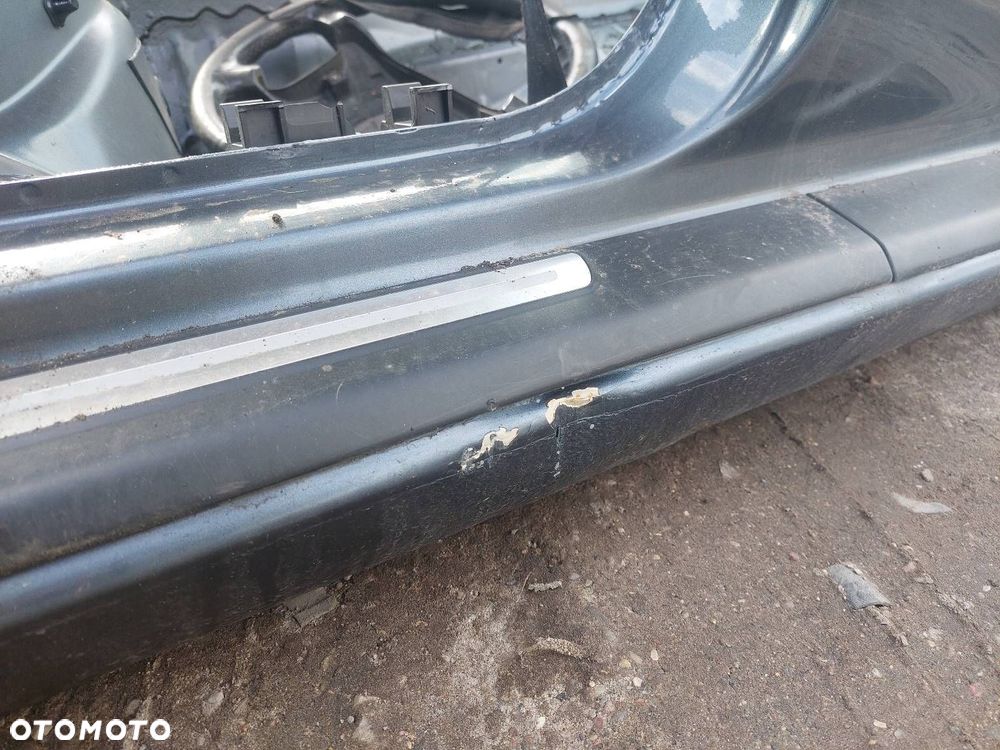 PRÓG PRAWY + SŁUPEK ŚRODKOWY AUDI A6 C6 SEDAN KOMBI - 2