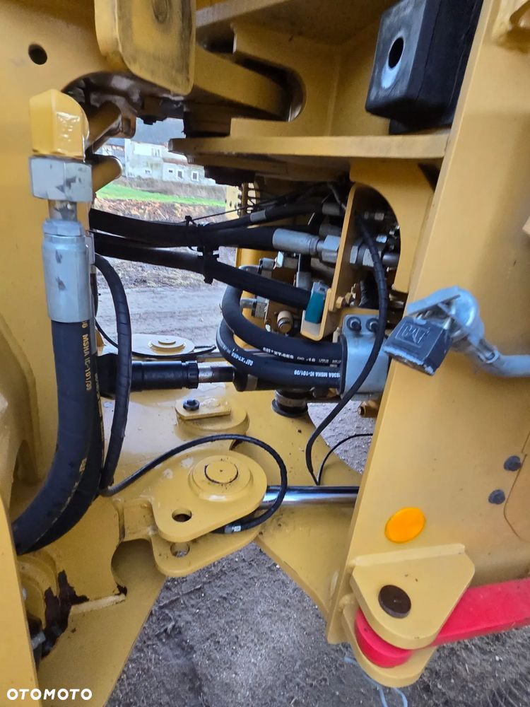 Caterpillar 926M - 14