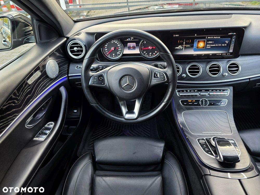 Mercedes-Benz Klasa E 220 d T 9G-TRONIC Avantgarde - 15