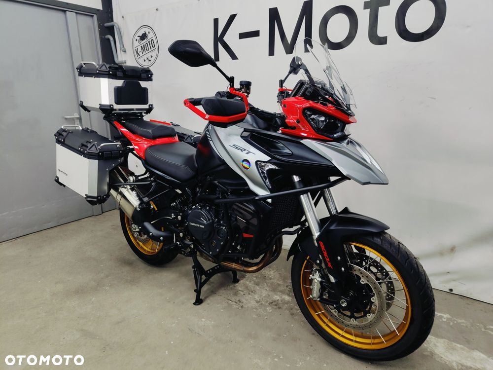 QJMOTOR 900 SX - 2