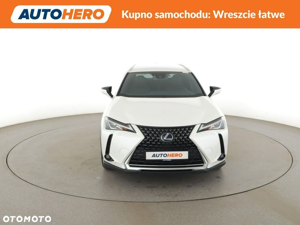 Lexus UX 250h - 12