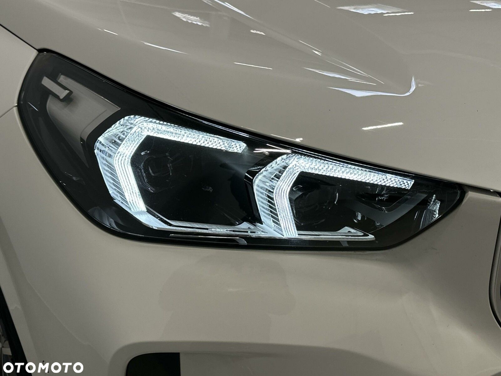 BMW iX1 - 23