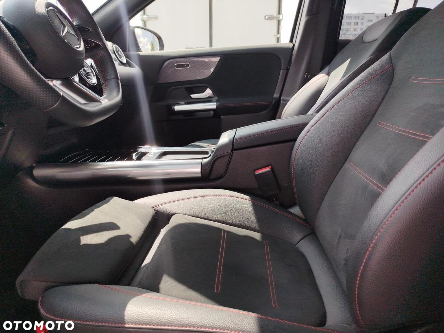 Mercedes-Benz GLA - 12